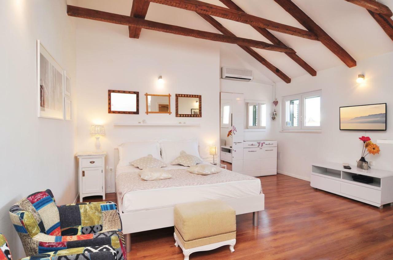 Apartment The Charm Спліт Екстер'єр фото